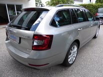 SKODA OCTAVIA 4X4 GRAU 3337