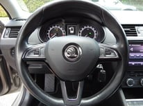 SKODA OCTAVIA 4X4 GRAU 3337