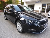 SKODA OCTAVIA SCHWARZ FM409BE