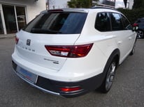 SEAT LEON 2,0TDI WEISS FH163KK