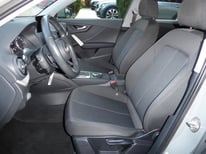 AUDI Q2 GRAU FR796AZ