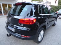 VW TIGUAN SCHWARZ 6520